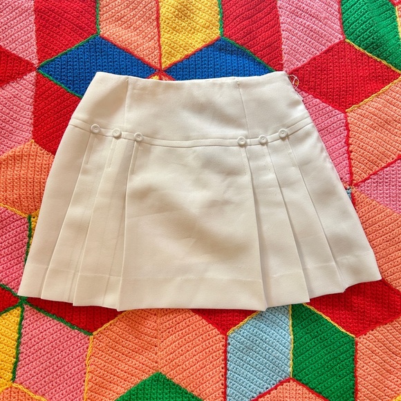1960s White Pleated Micro Mini Skirt – Mod Go-Go Style - Picture 1 of 8